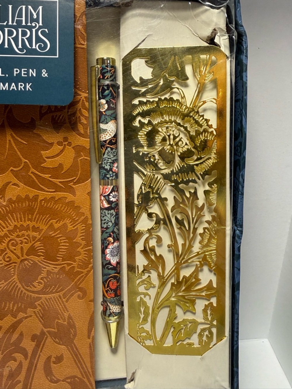 William Morris Journal Pen & Bookmark Set Floral Notes Notebook Gift Set NIB - Picture 2 of 7